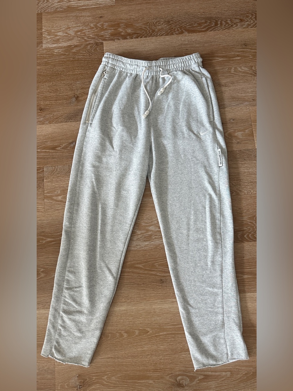 Nike Standard Issue Dri-FIT Gray Sweatpants Size S